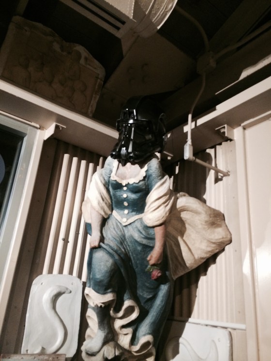 This is not a ship's mast covered with a mask.  It is Darth.